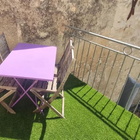 T3 Avec Sa Terrasse Au Coeur Du Village Medieval Sauzet  Extérieur photo