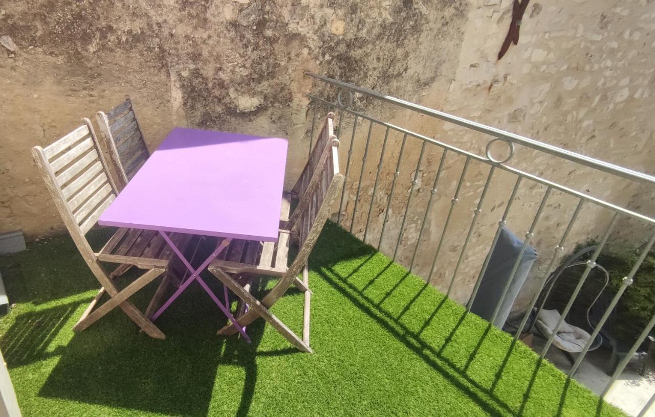 T3 Avec Sa Terrasse Au Coeur Du Village Medieval Sauzet  Extérieur photo